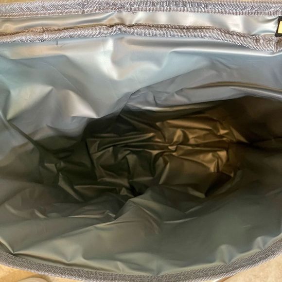 Brand New Leopard Print Insulated Backpack Cooler With Adjustable Straps - Picture 3 of 3